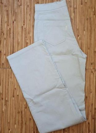 Штаны нежно-голубого цвета