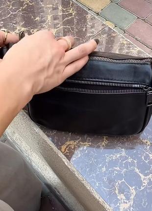 Черная кожаная сумка небольшая из натуральной кожи2 фото