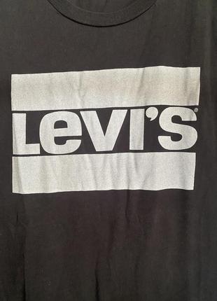 Черная футболка levis3 фото