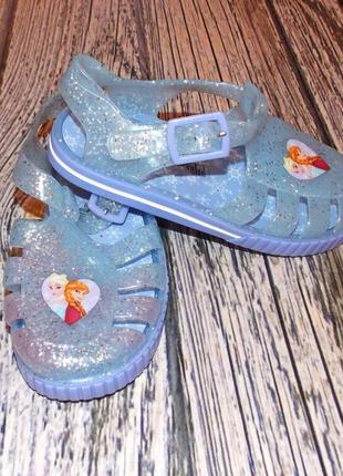 Нові фірмові босоніжки для дівчинки, розмір 26