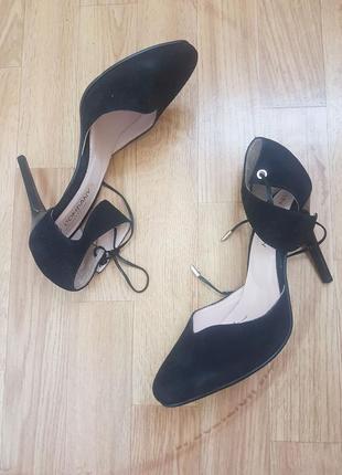 Шикарні замшеві босоніжки