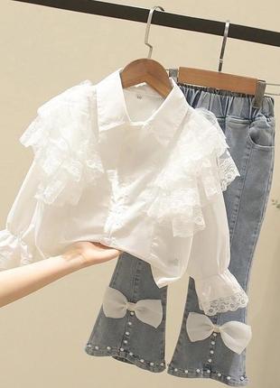 Цей костюмчик неймовірно гарний,нарядний та стильний