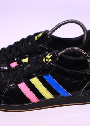 Кроссовки водоотталкивающие