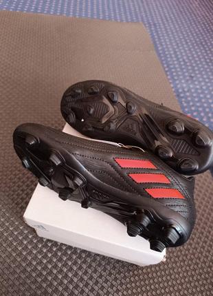 Кросівки нові,фірмові  футбольні р.32.4 фото