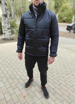 Чоловіча утеплен куртка темно-синя  знімний капюшон3 фото