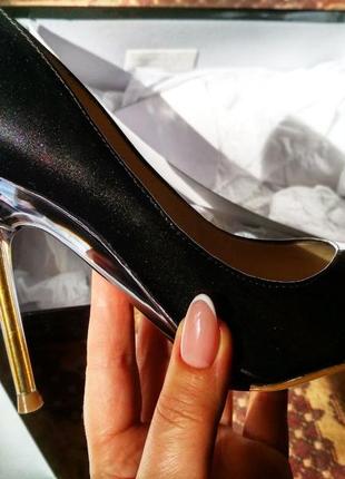 Туфлі-босоножки