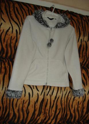 Курточка-кенгурушка бело-сероватого цвета"blans-noir"р.м,полиэстер.3 фото