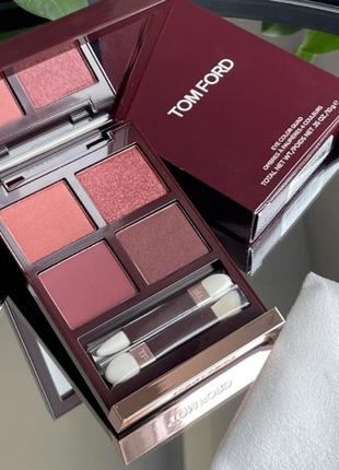 Палетка тіней tom ford eye color quad eyeshadow palette cherry smoke