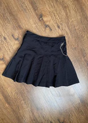 H&m черная юбка в складку школьная с цепью юбочка готический готик альтернатива2 фото