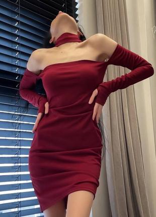 Сукня жіноча коротка міні стрейчева з чокером відкритими плечами нарядна святкова сексуальна гарна чорна бордова червона з декольте