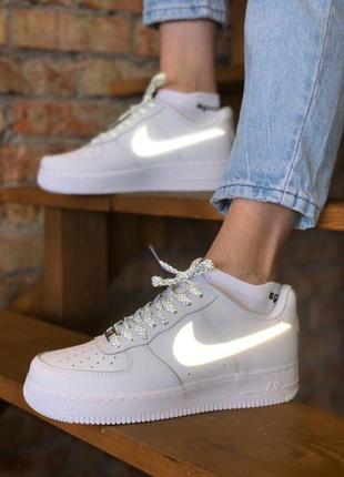 Крутые женские кроссовки tan nike Cortez Rojas y Blancas cantidad 1 белые рефлективные