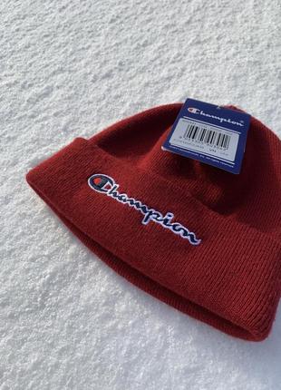 Зимова коротка унісекс шапка від бренду champion у бордовому кольорі, шапочка міні біні4 фото