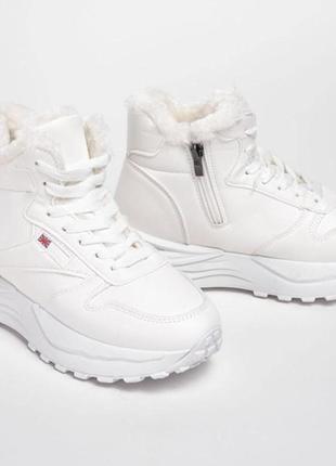 Знижка!хайтопи зимові жіночі кросівки білі на хутрі3 фото