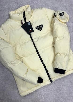 Теплая мужская куртка prada белого цвета1 фото