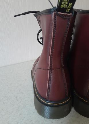 Черевики жіночі