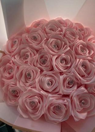 Букет із атласної стрічки троянд декоративний квіти з атласної стрічки подарунок дівчині мамі сестрі подрузі коханій4 фото