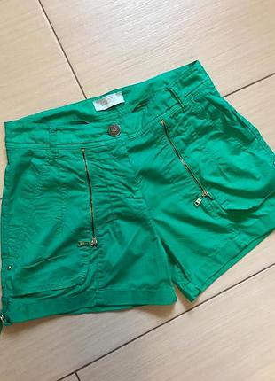 Яскраві шортики sassofono