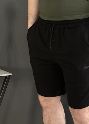 Спортивные шорты мужские nike