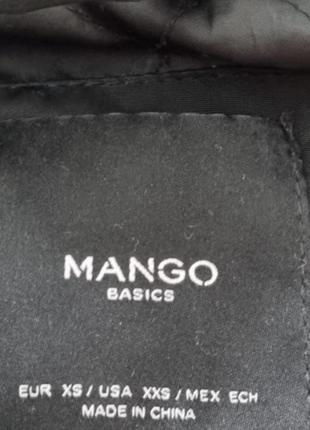 Натуральний пуховик mango зимова синя курточка з натурального пуху приталена стьобана з поясом4 фото