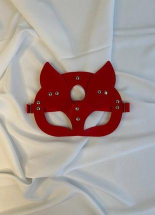 Еротична маска для обличчя шкіряна червона на резинці