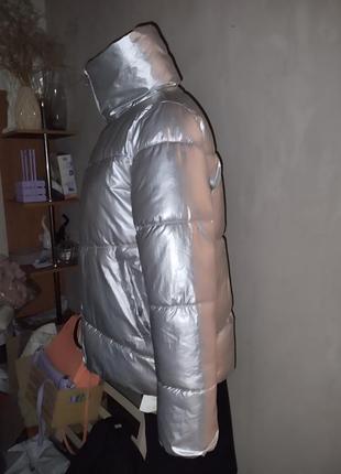 Срібляста куртка пуховик3 фото
