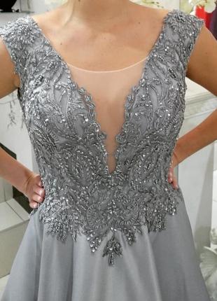 Серебряное вечернее платье с вышивкой атласом и карманами2 фото