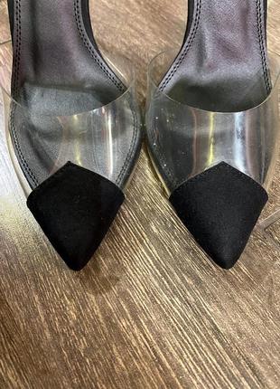 Стильные фирменные женские босоножки на каблуке4 фото