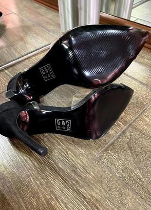 Стильные фирменные женские босоножки на каблуке6 фото