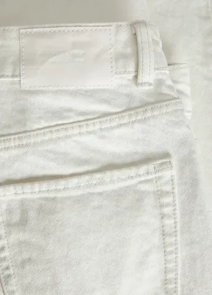 Прямые белые джинсы4 фото