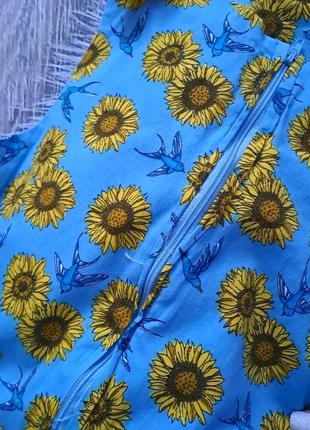 Яскрава сукня з соняшниками4 фото