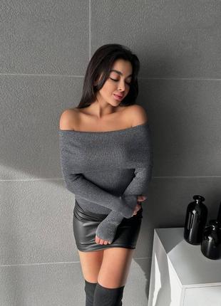 Облегающий пуловер с длинным рукавом из тонкой эластичной ткани