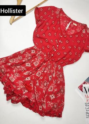Комбінезон жіночий шортами червоного кольору в принт від бренду hollister s