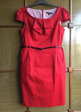 Красное платье на подкладке