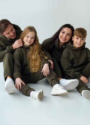 Костюм спортивный не кашлатится теплый детский из family look из трехнитки пинье на флисе графит серый7 фото