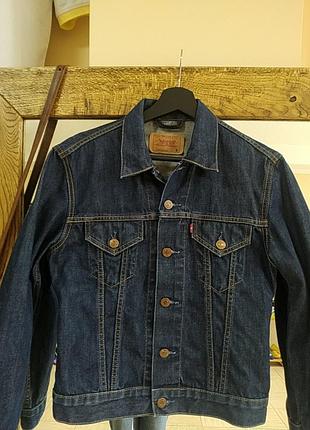 Джинсова куртка