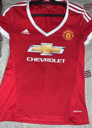 Продам спортивную футболку от adidas manchester united