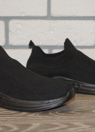 Кросівки підліткові чорні без шнурків (розміри: 40)2 фото