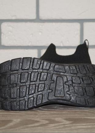 Кросівки підліткові чорні без шнурків (розміри: 39, 41)8 фото