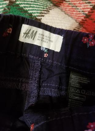 Темные брюки брюки на девочку 2-3рр в цветочек h&amp;m3 фото