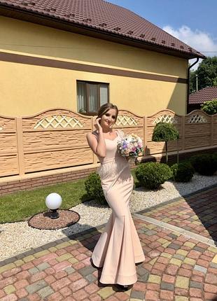 Вечернее платье