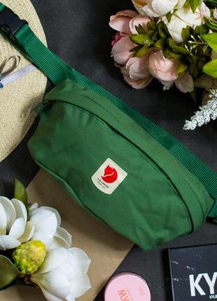 Сумка на пояс містка fjällräven kånken зеленого кольору розмір 14*27 (2l)