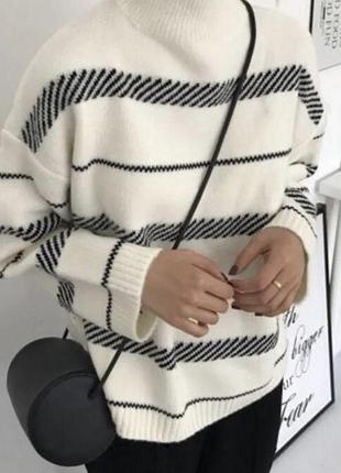 Светр жіночий