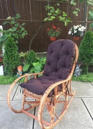 Кресло-качалка "х 3" с коричневой подушкой