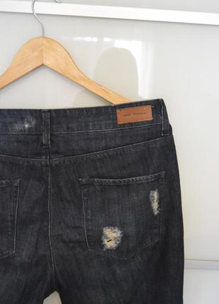 Трендовые джинсы с необработаными краями и порезами на коленках от mango4 фото