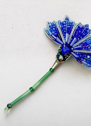 Брошь василька синий цветок из бисера ручной работы