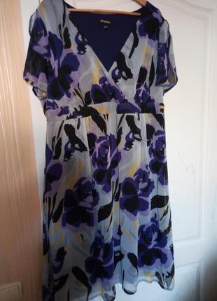 Яркое красивое платье 56 размера