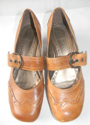 Женские кожаные туфли janet d. р.39(6) дл.ст 26см