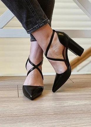 Продаются совершенно новые изысканные туфельки