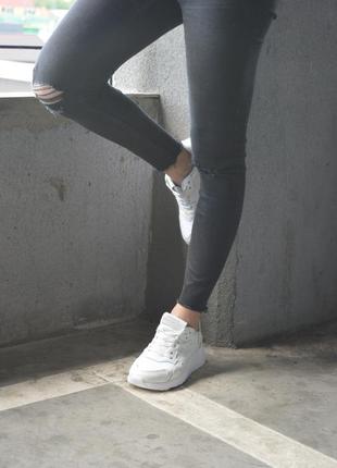 Кросівки жіночі adidas jogger white