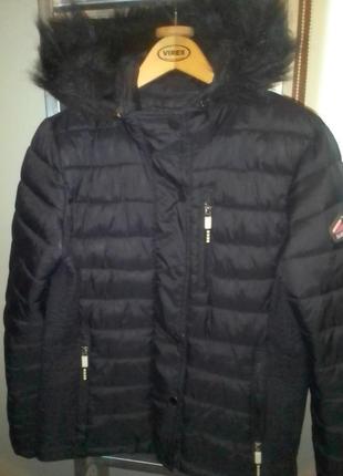 Зимняя куртка superdry, идет на 46-48 размер